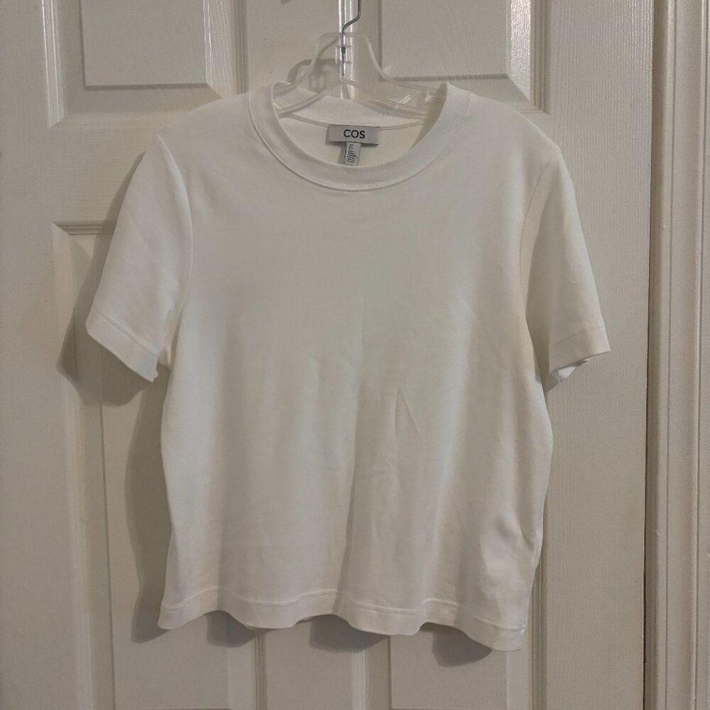 COS Clean Cut Regular Tee - M